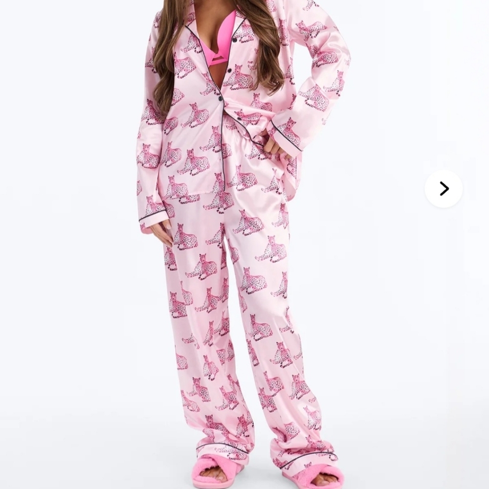 NWT Pink Leopard Satin Pajama Set Size Mediun Fashion Nova